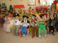 Karneval v Mateřince - třída Motýlci - 28.2.2013